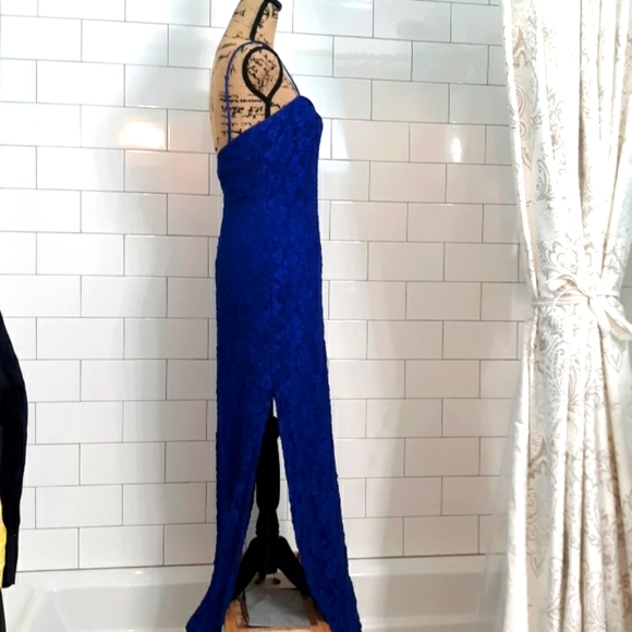 Steppin' Out L Blue Lace side Slit spaghetti strap evening dress - Picture 4 of 9